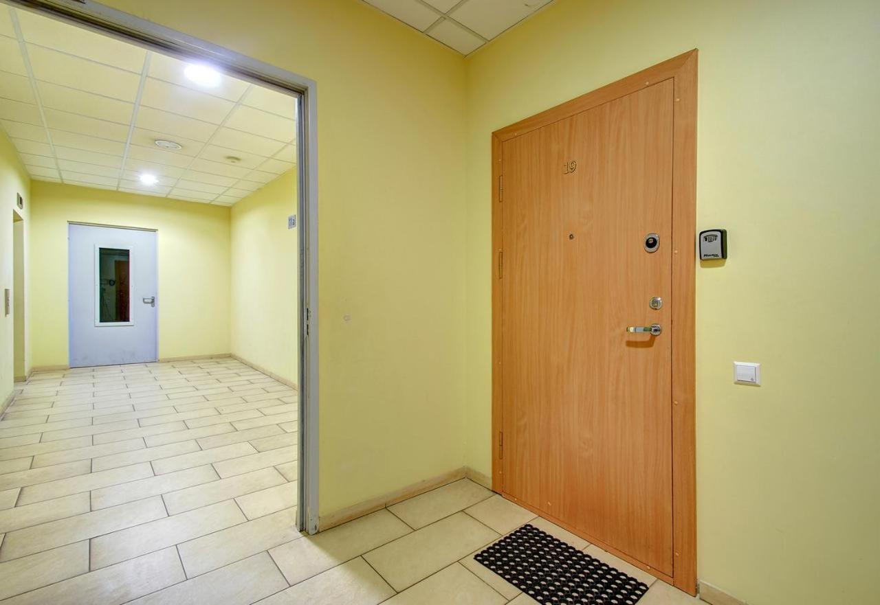 Helios Luxury Apartment In Vilnius Skyscraper Екстериор снимка