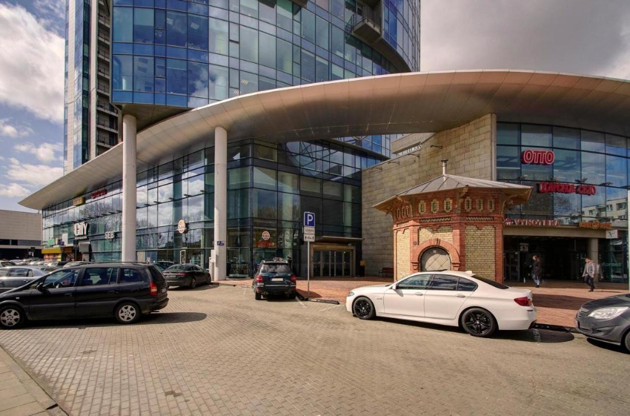 Helios Luxury Apartment In Vilnius Skyscraper Екстериор снимка