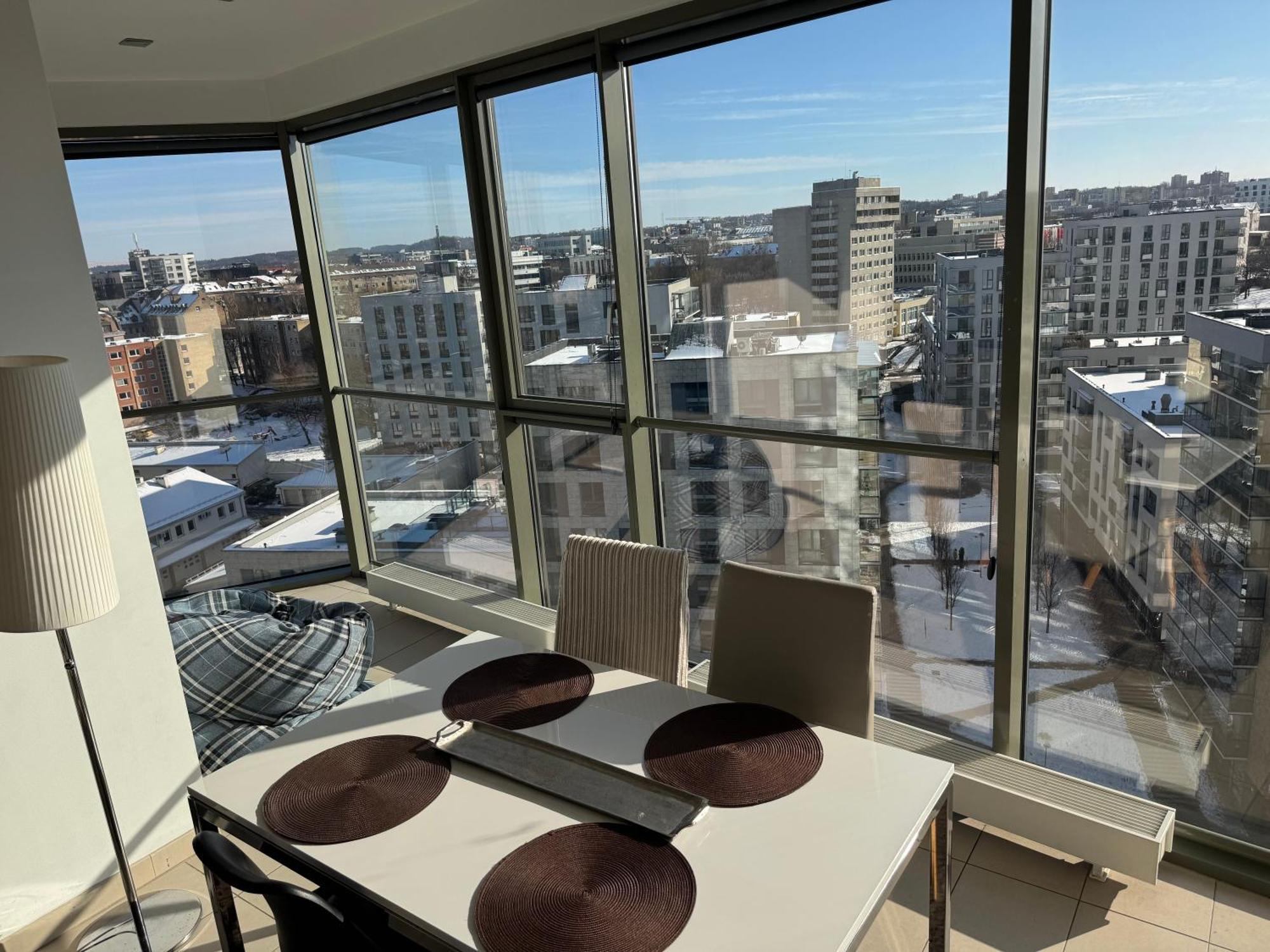 Helios Luxury Apartment In Vilnius Skyscraper Екстериор снимка